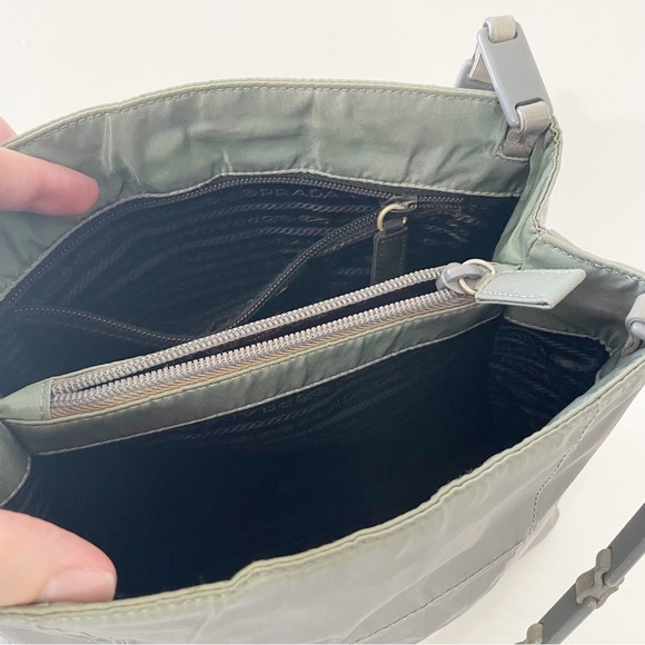 Prada gray Tessuto nylon plexiglass and leather vintage shoulder bag - Picture 6 of 9